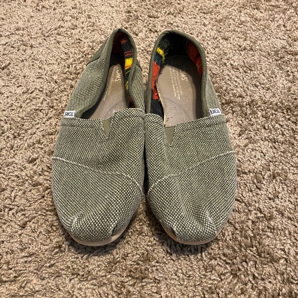 Toms Shoes